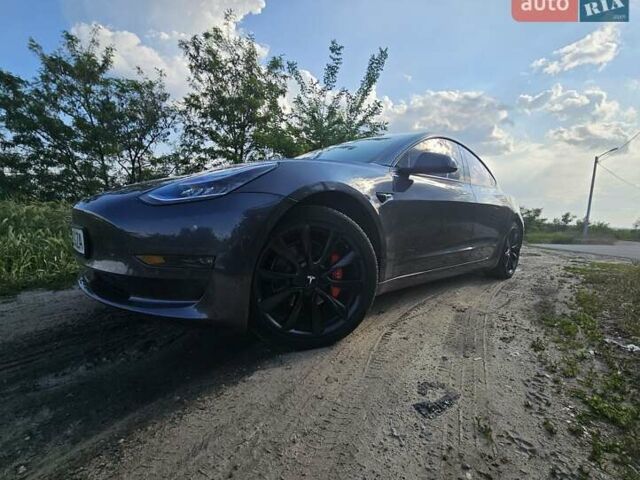 Серый Тесла Модель 3, объемом двигателя 0 л и пробегом 84 тыс. км за 21500 $, фото 2 на Automoto.ua