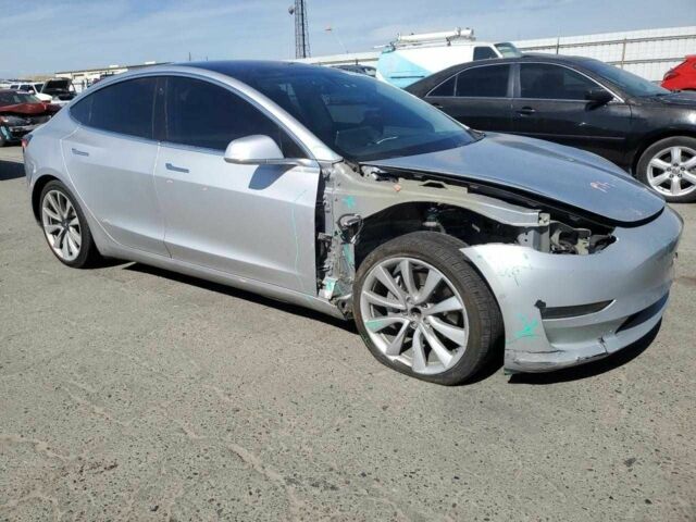 Сірий Тесла Модель 3, об'ємом двигуна 0 л та пробігом 235 тис. км за 10900 $, фото 3 на Automoto.ua
