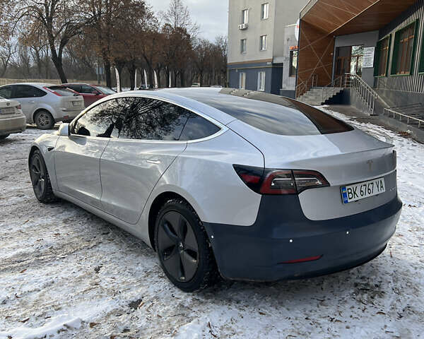Сірий Тесла Модель 3, об'ємом двигуна 0 л та пробігом 215 тис. км за 15900 $, фото 4 на Automoto.ua