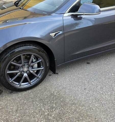 Сірий Тесла Модель 3, об'ємом двигуна 0 л та пробігом 84 тис. км за 17500 $, фото 16 на Automoto.ua