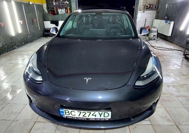 Серый Тесла Модель 3, объемом двигателя 0 л и пробегом 112 тыс. км за 19100 $, фото 3 на Automoto.ua