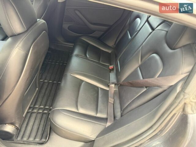 Серый Тесла Модель 3, объемом двигателя 0 л и пробегом 200 тыс. км за 15900 $, фото 11 на Automoto.ua