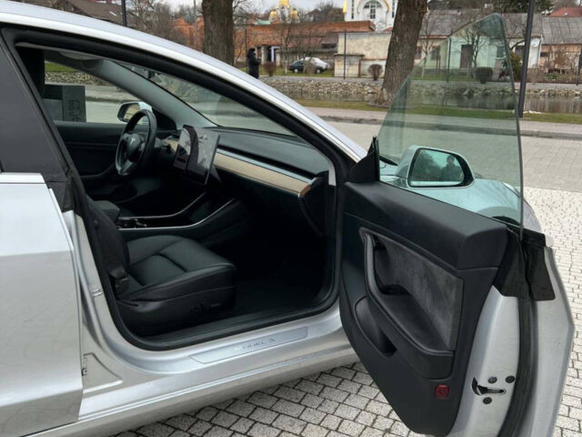 Сірий Тесла Модель 3, об'ємом двигуна 0 л та пробігом 179 тис. км за 16500 $, фото 17 на Automoto.ua