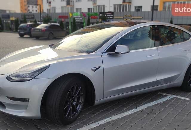 Серый Тесла Модель 3, объемом двигателя 0 л и пробегом 78 тыс. км за 19900 $, фото 1 на Automoto.ua