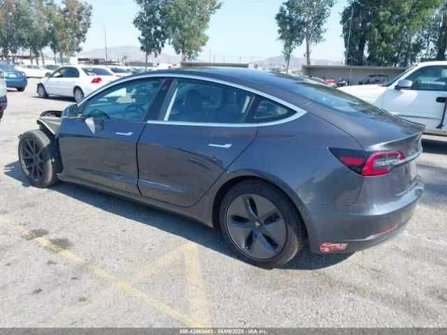 Сірий Тесла Модель 3, об'ємом двигуна 0 л та пробігом 77 тис. км за 5600 $, фото 2 на Automoto.ua