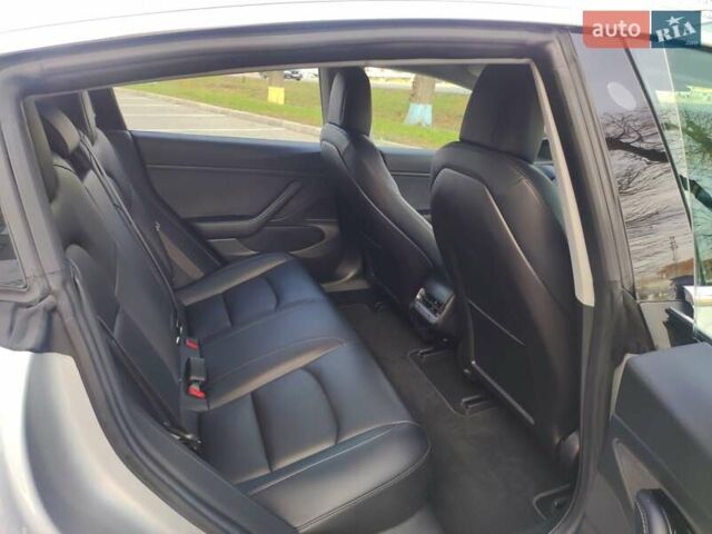 Серый Тесла Модель 3, объемом двигателя 0 л и пробегом 78 тыс. км за 19900 $, фото 36 на Automoto.ua