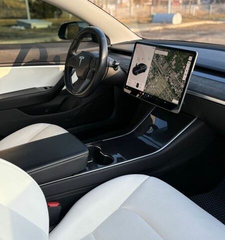 Сірий Тесла Модель 3, об'ємом двигуна 0 л та пробігом 165 тис. км за 20000 $, фото 9 на Automoto.ua