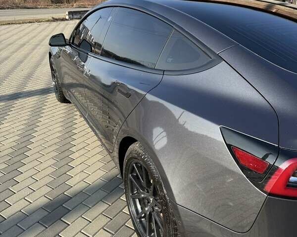 Серый Тесла Модель 3, объемом двигателя 0 л и пробегом 122 тыс. км за 15490 $, фото 6 на Automoto.ua