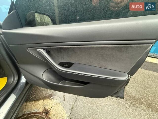 Серый Тесла Модель 3, объемом двигателя 0 л и пробегом 162 тыс. км за 13999 $, фото 74 на Automoto.ua