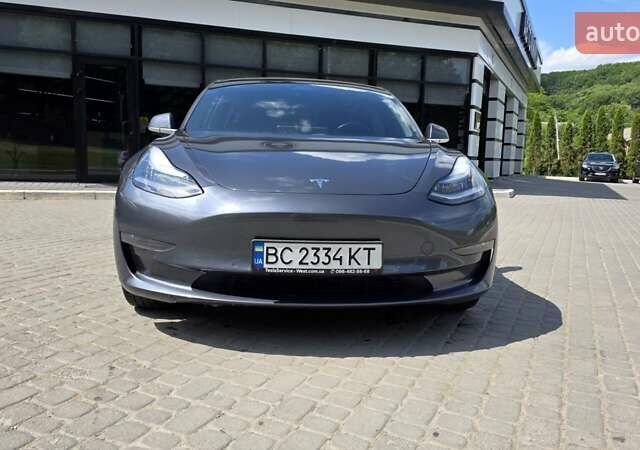 Сірий Тесла Модель 3, об'ємом двигуна 0 л та пробігом 67 тис. км за 22500 $, фото 1 на Automoto.ua