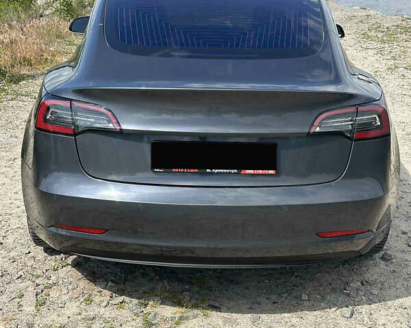 Сірий Тесла Модель 3, об'ємом двигуна 0 л та пробігом 70 тис. км за 22600 $, фото 5 на Automoto.ua