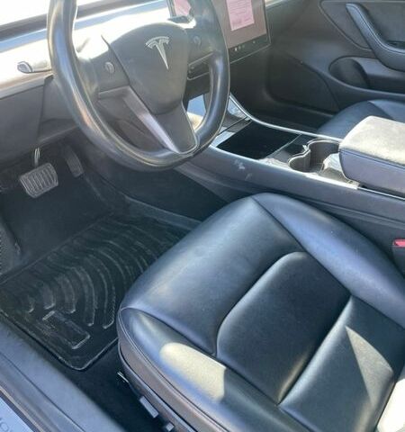 Серый Тесла Модель 3, объемом двигателя 0 л и пробегом 125 тыс. км за 13500 $, фото 5 на Automoto.ua