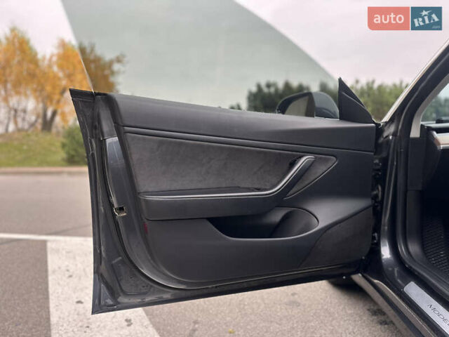 Сірий Тесла Модель 3, об'ємом двигуна 0 л та пробігом 150 тис. км за 13999 $, фото 7 на Automoto.ua