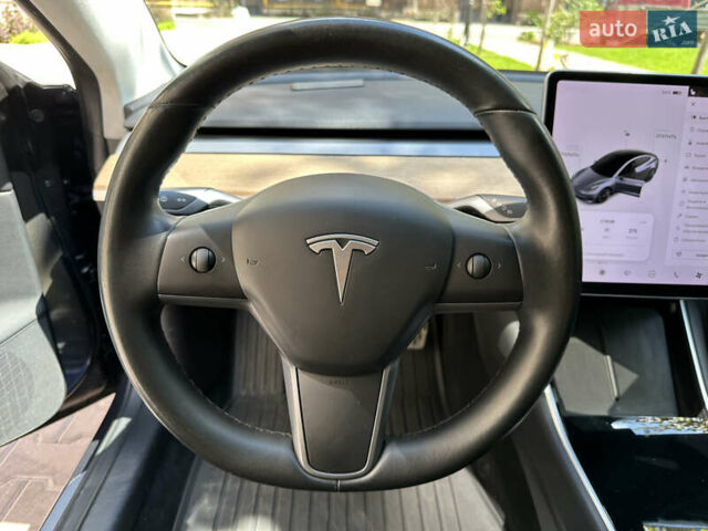Серый Тесла Модель 3, объемом двигателя 0 л и пробегом 90 тыс. км за 17600 $, фото 35 на Automoto.ua