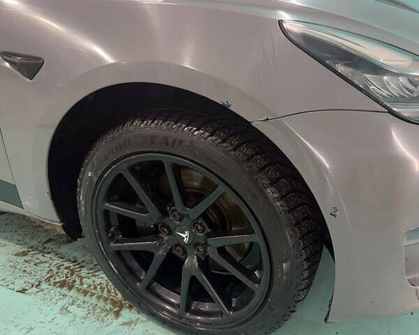 Сірий Тесла Модель 3, об'ємом двигуна 0 л та пробігом 210 тис. км за 13000 $, фото 26 на Automoto.ua