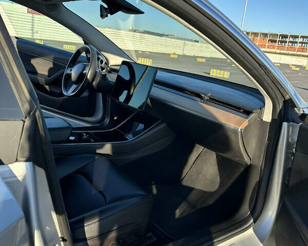 Серый Тесла Модель 3, объемом двигателя 0 л и пробегом 71 тыс. км за 17400 $, фото 19 на Automoto.ua