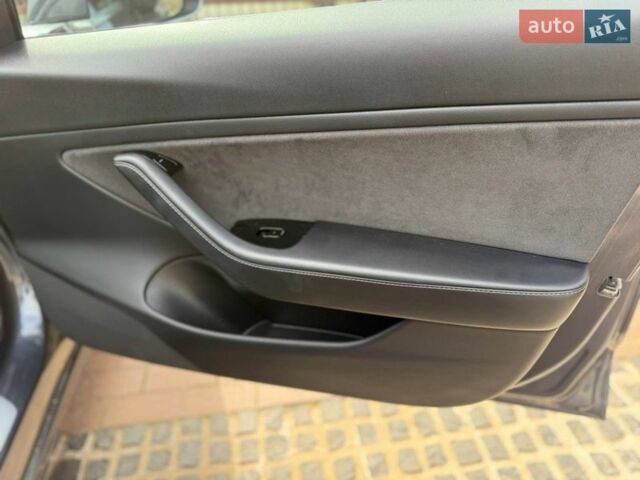 Серый Тесла Модель 3, объемом двигателя 0 л и пробегом 152 тыс. км за 16400 $, фото 34 на Automoto.ua