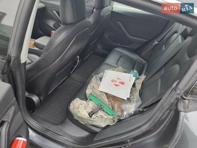 Серый Тесла Модель 3, объемом двигателя 0 л и пробегом 163 тыс. км за 17500 $, фото 5 на Automoto.ua