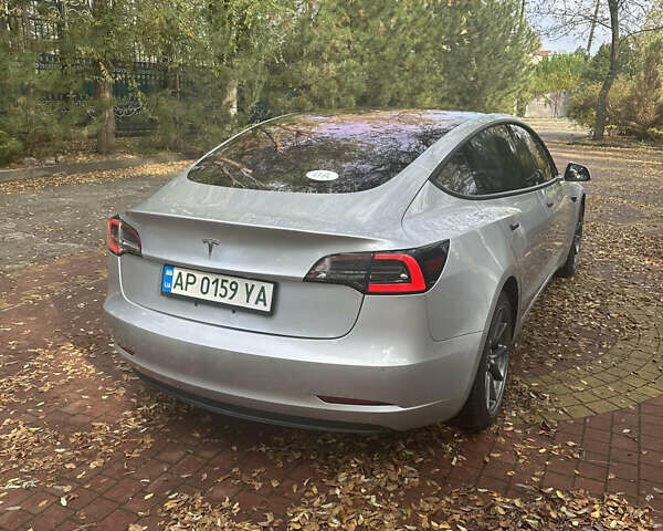 Серый Тесла Модель 3, объемом двигателя 0 л и пробегом 167 тыс. км за 28000 $, фото 3 на Automoto.ua