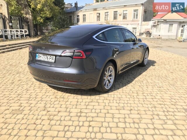 Серый Тесла Модель 3, объемом двигателя 0 л и пробегом 70 тыс. км за 20900 $, фото 28 на Automoto.ua