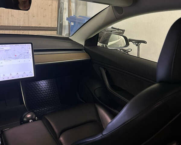 Сірий Тесла Модель 3, об'ємом двигуна 0 л та пробігом 184 тис. км за 16500 $, фото 7 на Automoto.ua