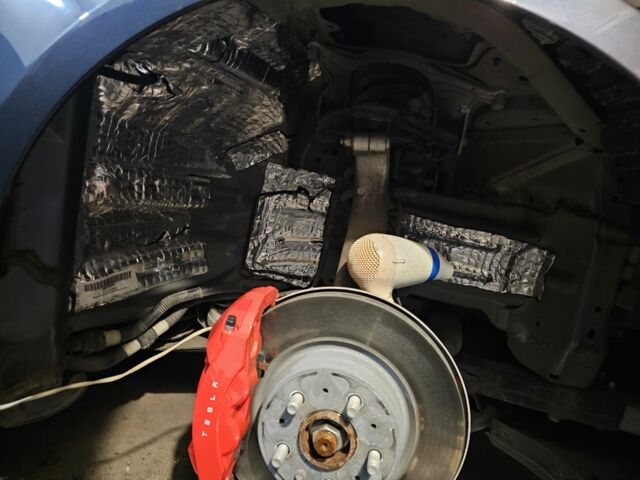 Серый Тесла Модель 3, объемом двигателя 0 л и пробегом 95 тыс. км за 22000 $, фото 12 на Automoto.ua