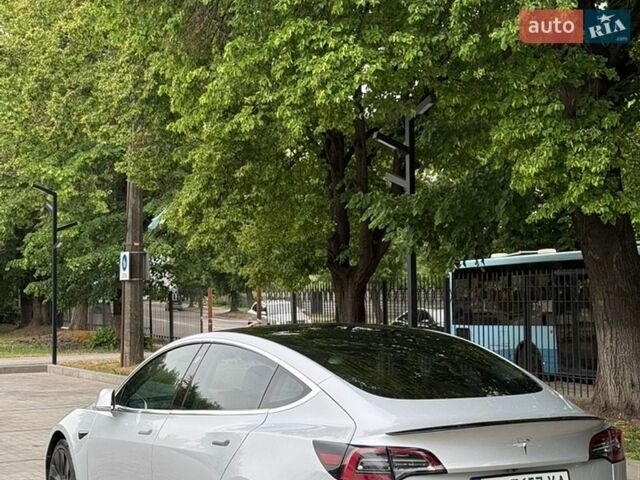 Серый Тесла Модель 3, объемом двигателя 0 л и пробегом 97 тыс. км за 15000 $, фото 2 на Automoto.ua