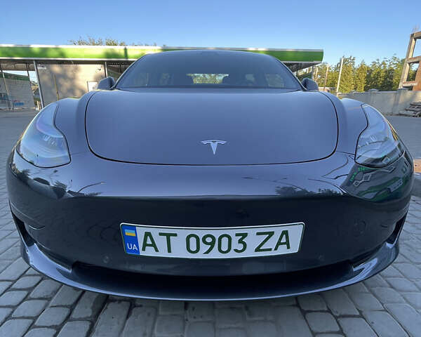 Серый Тесла Модель 3, объемом двигателя 0 л и пробегом 80 тыс. км за 21000 $, фото 3 на Automoto.ua