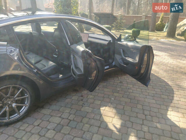 Серый Тесла Модель 3, объемом двигателя 0 л и пробегом 166 тыс. км за 16500 $, фото 3 на Automoto.ua