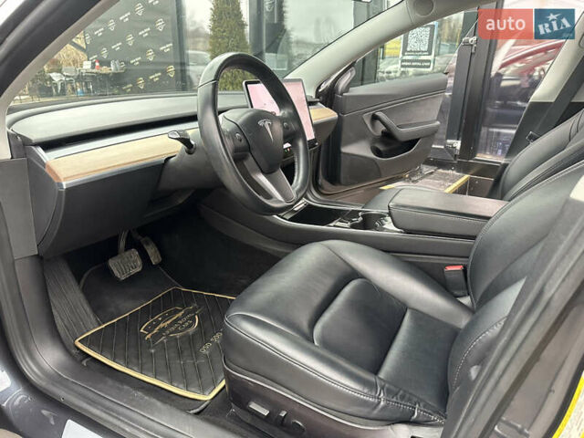 Серый Тесла Модель 3, объемом двигателя 0 л и пробегом 130 тыс. км за 18900 $, фото 12 на Automoto.ua