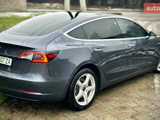 Серый Тесла Модель 3, объемом двигателя 0 л и пробегом 285 тыс. км за 14000 $, фото 3 на Automoto.ua