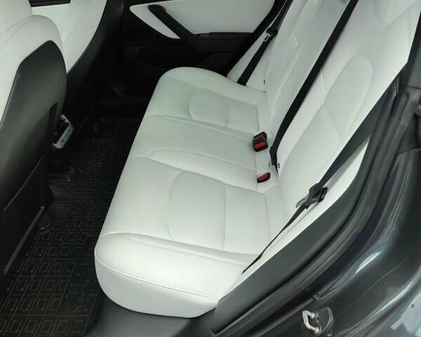 Серый Тесла Модель 3, объемом двигателя 0 л и пробегом 62 тыс. км за 16900 $, фото 15 на Automoto.ua