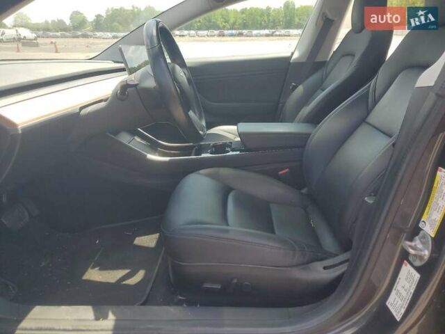 Тесла Модель 3 2018 в Львове на Automoto.ua Серый Тесла Модель 3, объемом двигателя 0 л и пробегом 105 тыс. км за 3000 $, фото 6 на Automoto.ua