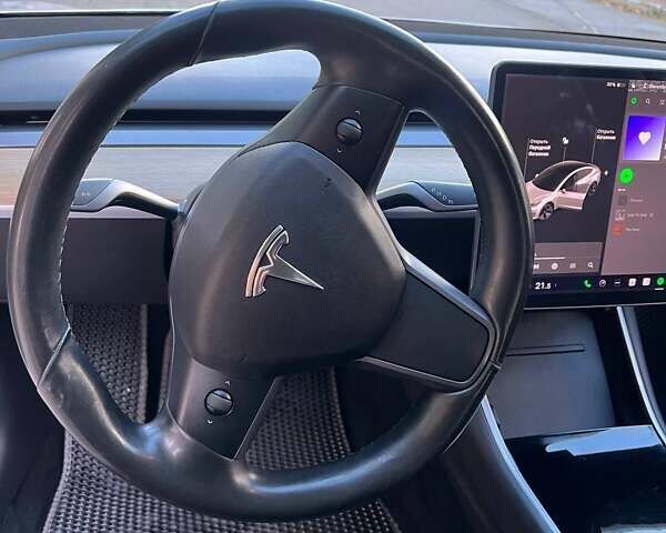 Серый Тесла Модель 3, объемом двигателя 0 л и пробегом 131 тыс. км за 16900 $, фото 76 на Automoto.ua
