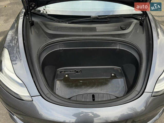 Серый Тесла Модель 3, объемом двигателя 0 л и пробегом 270 тыс. км за 14700 $, фото 19 на Automoto.ua