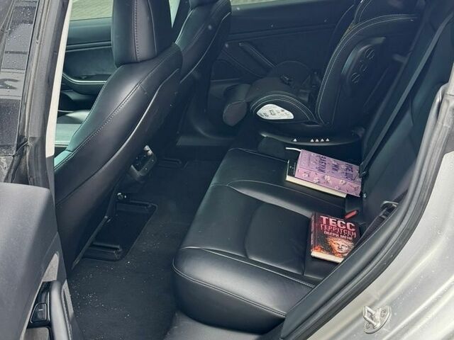 Сірий Тесла Модель 3, об'ємом двигуна 0 л та пробігом 215 тис. км за 15500 $, фото 11 на Automoto.ua