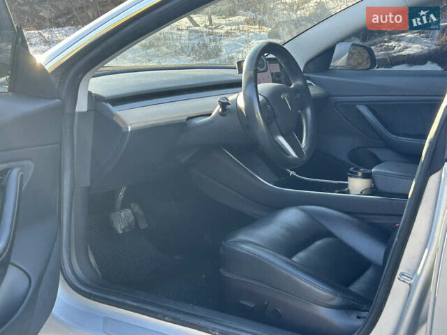 Серый Тесла Модель 3, объемом двигателя 0 л и пробегом 133 тыс. км за 17500 $, фото 11 на Automoto.ua