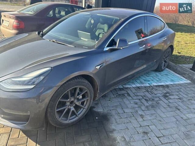 Серый Тесла Модель 3, объемом двигателя 0 л и пробегом 205 тыс. км за 13500 $, фото 1 на Automoto.ua
