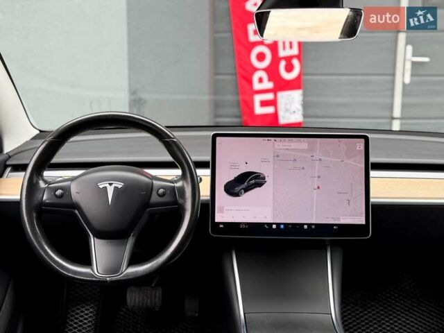 Серый Тесла Модель 3, объемом двигателя 0 л и пробегом 120 тыс. км за 17499 $, фото 17 на Automoto.ua