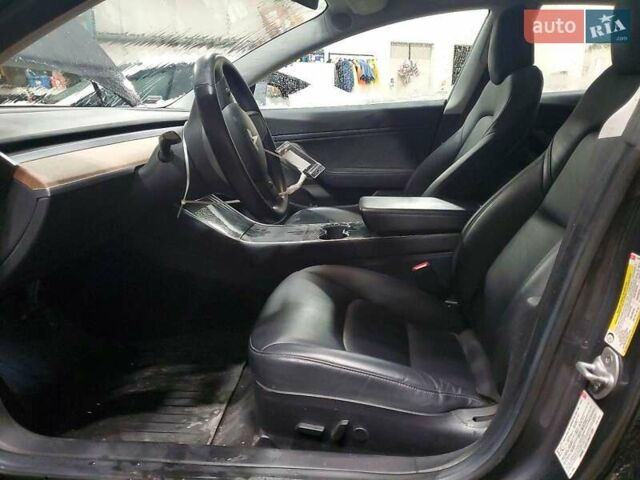 Серый Тесла Модель 3, объемом двигателя 0 л и пробегом 88 тыс. км за 2900 $, фото 6 на Automoto.ua