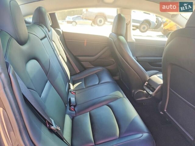 Сірий Тесла Модель 3, об'ємом двигуна 0 л та пробігом 94 тис. км за 4500 $, фото 9 на Automoto.ua
