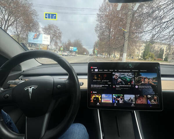 Сірий Тесла Модель 3, об'ємом двигуна 0 л та пробігом 235 тис. км за 14800 $, фото 7 на Automoto.ua