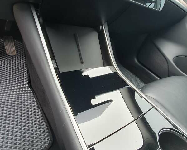 Серый Тесла Модель 3, объемом двигателя 0 л и пробегом 140 тыс. км за 16500 $, фото 17 на Automoto.ua