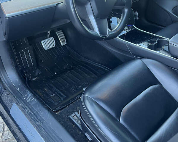 Сірий Тесла Модель 3, об'ємом двигуна 0 л та пробігом 240 тис. км за 14200 $, фото 5 на Automoto.ua