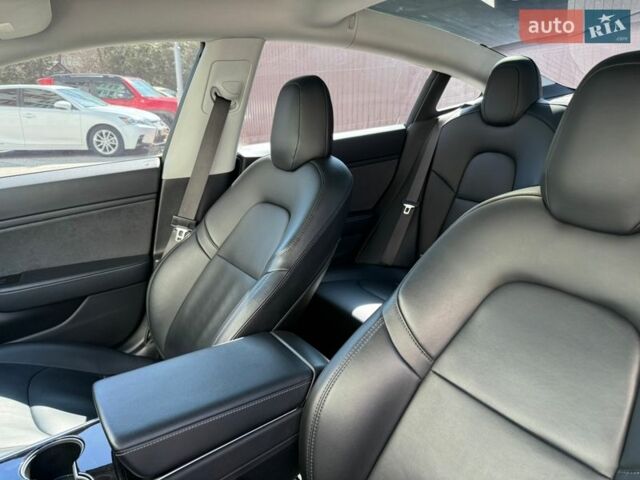 Сірий Тесла Модель 3, об'ємом двигуна 0 л та пробігом 99 тис. км за 18500 $, фото 7 на Automoto.ua
