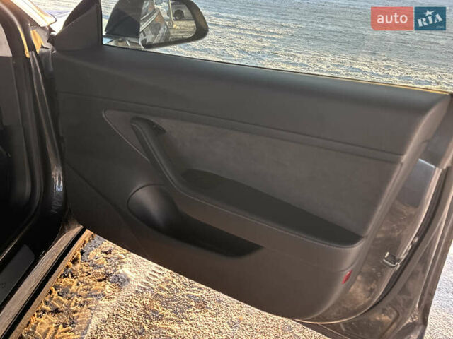 Сірий Тесла Модель 3, об'ємом двигуна 0 л та пробігом 97 тис. км за 17000 $, фото 29 на Automoto.ua