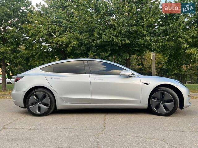 Серый Тесла Модель 3, объемом двигателя 0 л и пробегом 131 тыс. км за 16900 $, фото 26 на Automoto.ua