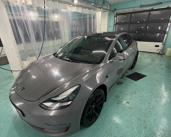 Сірий Тесла Модель 3, об'ємом двигуна 0 л та пробігом 210 тис. км за 13000 $, фото 2 на Automoto.ua