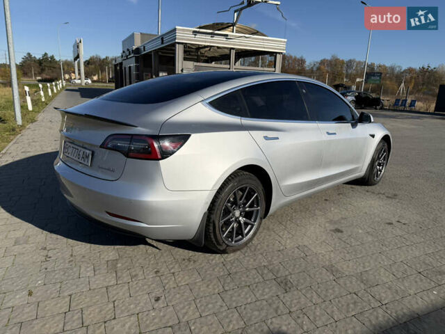 Серый Тесла Модель 3, объемом двигателя 0 л и пробегом 67 тыс. км за 18000 $, фото 2 на Automoto.ua
