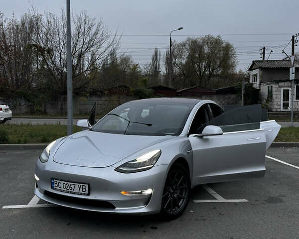 Серый Тесла Модель 3, объемом двигателя 0 л и пробегом 129 тыс. км за 16200 $, фото 1 на Automoto.ua